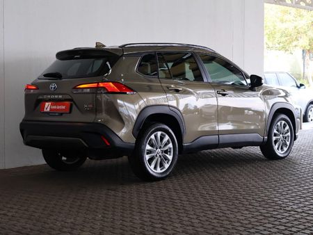 2026-Toyota-Corolla-Cross-18-XS-Hybrid_12