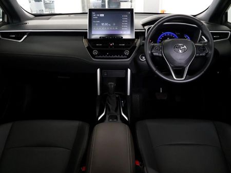 2026-Toyota-Corolla-Cross-18-XS-Hybrid_13