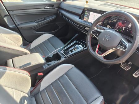 2024-Volkswagen-Golf-8-GTI-20-TSI-Auto_16