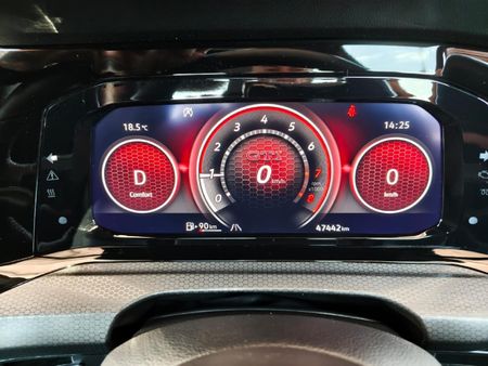 2024-Volkswagen-Golf-8-GTI-20-TSI-Auto_17