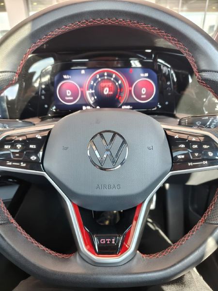 2024-Volkswagen-Golf-8-GTI-20-TSI-Auto_18
