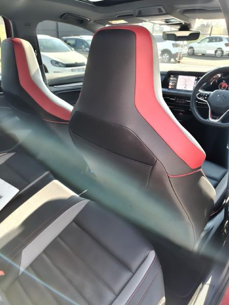2024-Volkswagen-Golf-8-GTI-20-TSI-Auto_20
