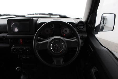 2022-Suzuki-Jimny-15-GA_5