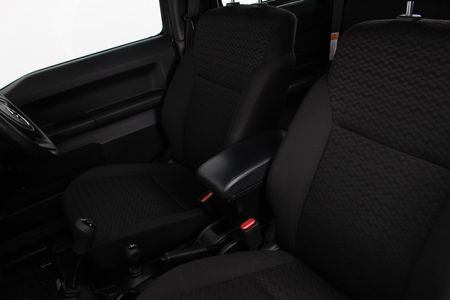2022-Suzuki-Jimny-15-GA_8