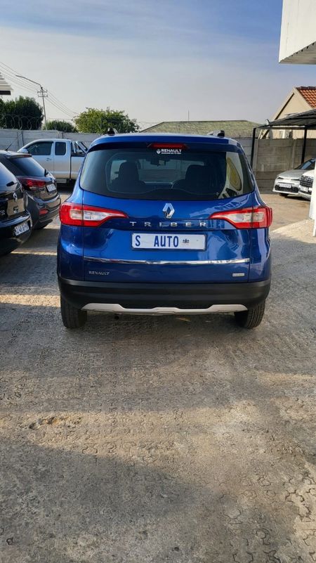 2022-Renault-Triber-10-Intens_6