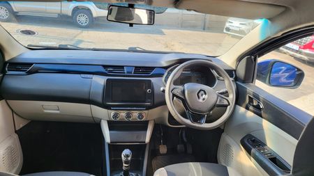 2022-Renault-Triber-10-Intens_7