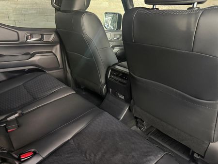 2025-Toyota-Land-Cruiser-Prado-VX-R-28GD-Auto_13