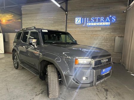 2025-Toyota-Land-Cruiser-Prado-VX-R-28GD-Auto_6