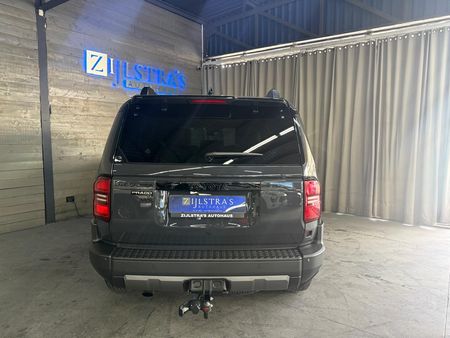 2025-Toyota-Land-Cruiser-Prado-VX-R-28GD-Auto_8