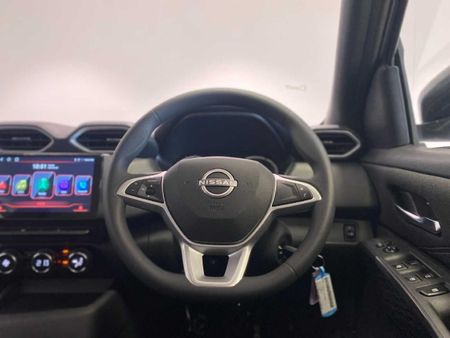 2026-Nissan-Magnite-10-Visia_16