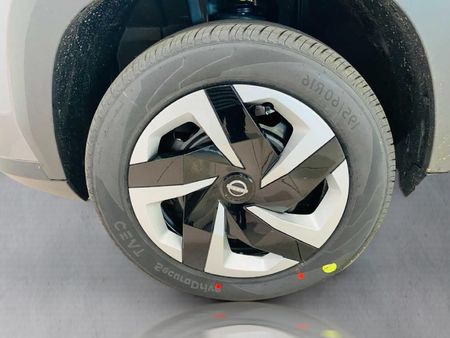 2026-Nissan-Magnite-10-Visia_19