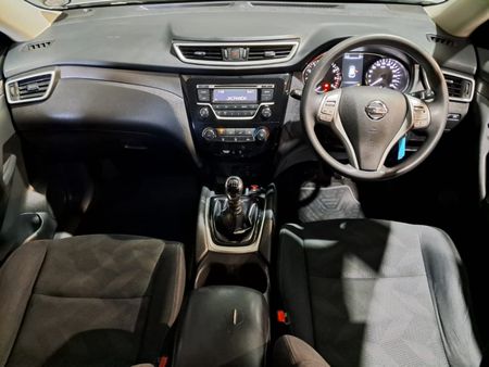 2018-Nissan-X-Trail-20-Visia_11