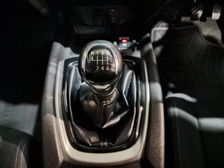 2018-Nissan-X-Trail-20-Visia_12