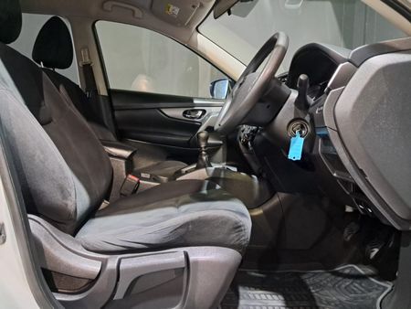 2018-Nissan-X-Trail-20-Visia_15