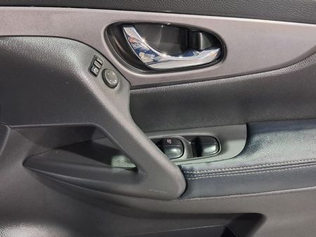 2018-Nissan-X-Trail-20-Visia_16