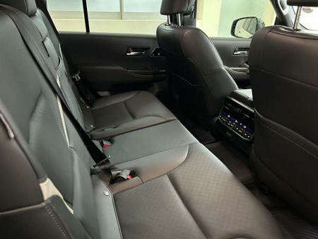 2025-Toyota-Land-Cruiser-300-V6-33D-GR-S_20