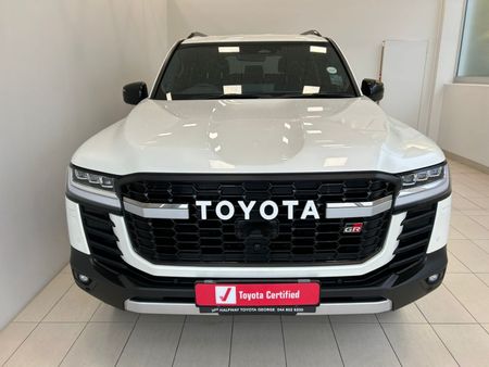 2025-Toyota-Land-Cruiser-300-V6-33D-GR-S_4