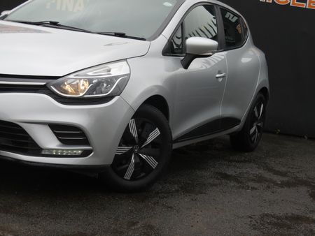 2018-Renault-Clio-IV-900T-Expression-5-dr-66kW_3