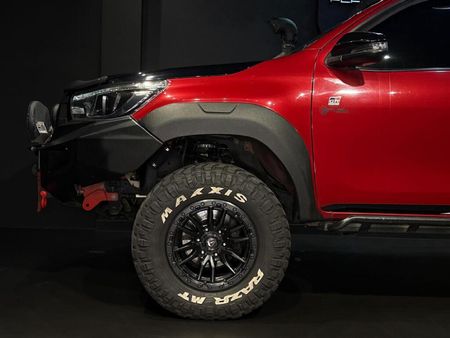 2019-Toyota-Hilux-28-GD-6-GR-S-4x4-Auto-Double-Cab_2