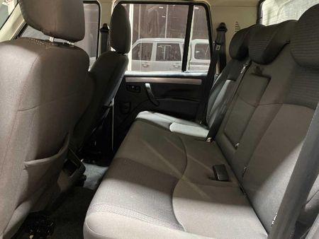 2023-Mahindra-Pik-Up-22-mHawk-S6-Refresh-4x4-Auto-Double-Cab_11