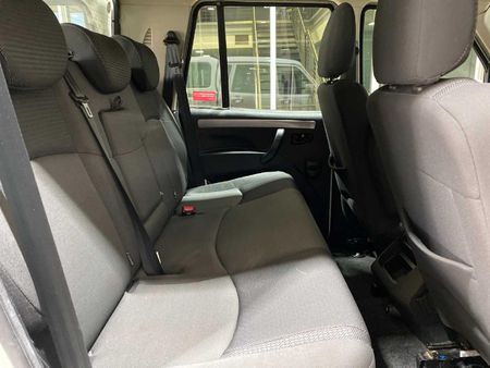 2023-Mahindra-Pik-Up-22-mHawk-S6-Refresh-4x4-Auto-Double-Cab_12