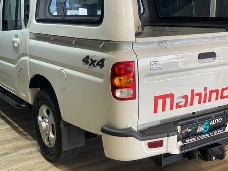 2023-Mahindra-Pik-Up-22-mHawk-S6-Refresh-4x4-Auto-Double-Cab_26