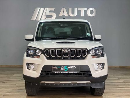 2023-Mahindra-Pik-Up-22-mHawk-S6-Refresh-4x4-Auto-Double-Cab_28