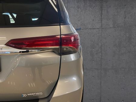 2021-Toyota-Fortuner-28-GD-6-Raised-Body-Auto_11