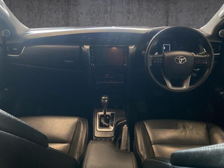 2021-Toyota-Fortuner-28-GD-6-Raised-Body-Auto_17