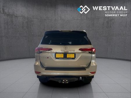 2021-Toyota-Fortuner-28-GD-6-Raised-Body-Auto_5