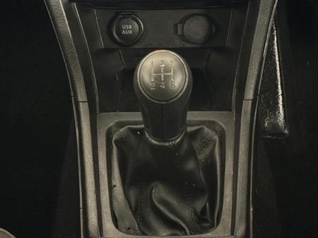 2022-Toyota-Urban-Cruiser-15-Xi_10