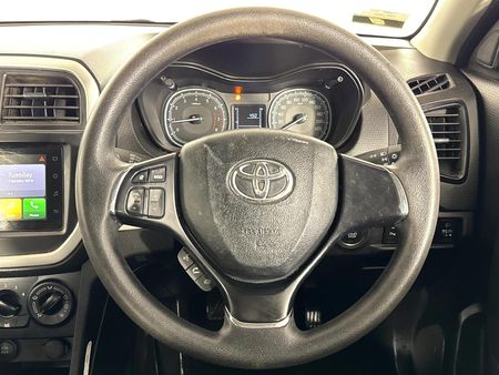 2022-Toyota-Urban-Cruiser-15-Xi_11