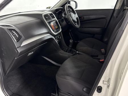 2022-Toyota-Urban-Cruiser-15-Xi_8