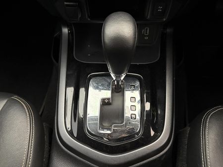 2022-Nissan-Navara-25-DDTi-PRO-2X-Auto-Double-Cab_10