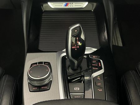 2020-BMW-X4-M40i_10