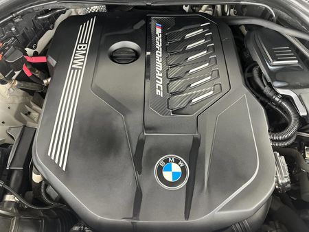 2020-BMW-X4-M40i_13