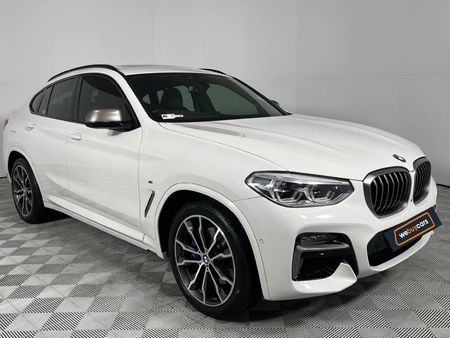 2020-BMW-X4-M40i_16