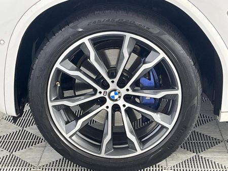 2020-BMW-X4-M40i_4