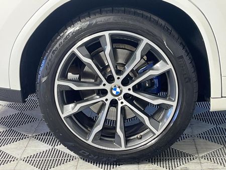 2020-BMW-X4-M40i_7