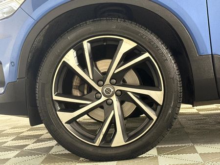 2019-Volvo-XC40-D4-R-Design-AWD_3