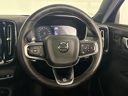 2019-Volvo-XC40-D4-R-Design-AWD_8