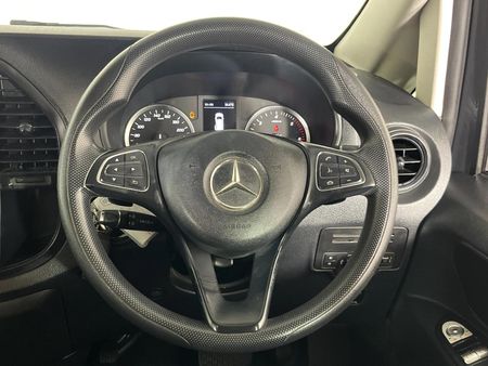 2019-Mercedes-Benz-Vito-116-22-CDI-Tourer-Pro-Auto_10