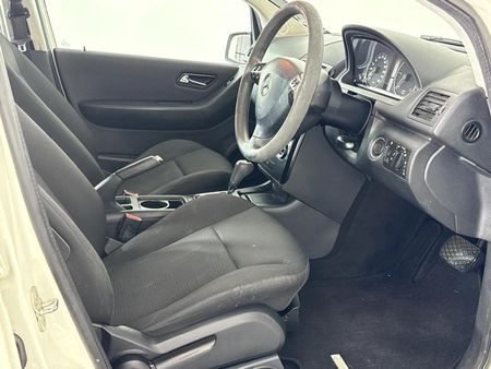 2012-Mercedes-Benz-A-Class-A-180-CDI-Classic-Auto_9