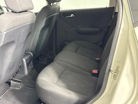2012-Mercedes-Benz-A-Class-A-180-CDI-Classic-Auto_3