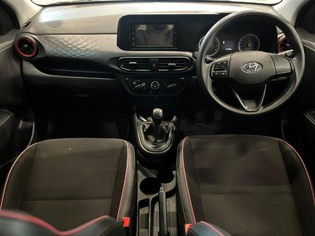 2023-Hyundai-Grand-i10-10-Motion_9