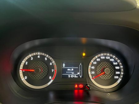 2023-Hyundai-Grand-i10-10-Motion_10