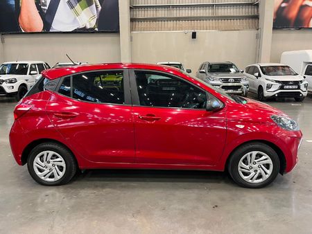 2023-Hyundai-Grand-i10-10-Motion_1