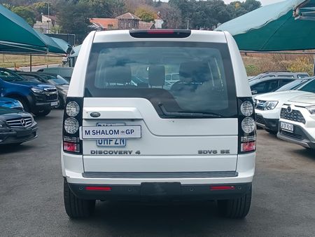2012-Land-Rover-Discovery-4-50-V8-SE_11
