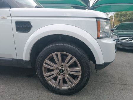 2012-Land-Rover-Discovery-4-50-V8-SE_12