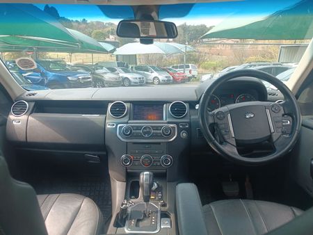 2012-Land-Rover-Discovery-4-50-V8-SE_13